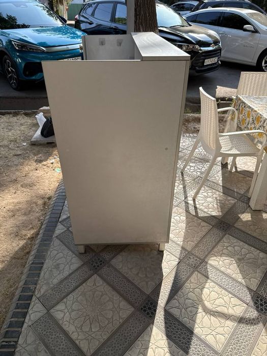 Kassa uchun mebel sotiladi