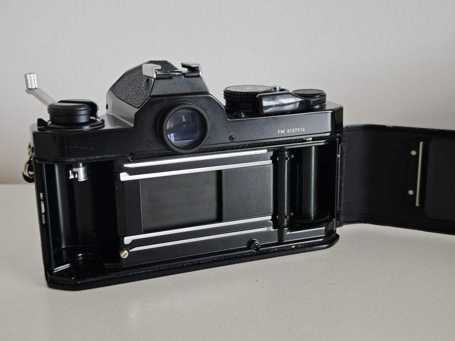 Nikon FM + обектив 135/2.8