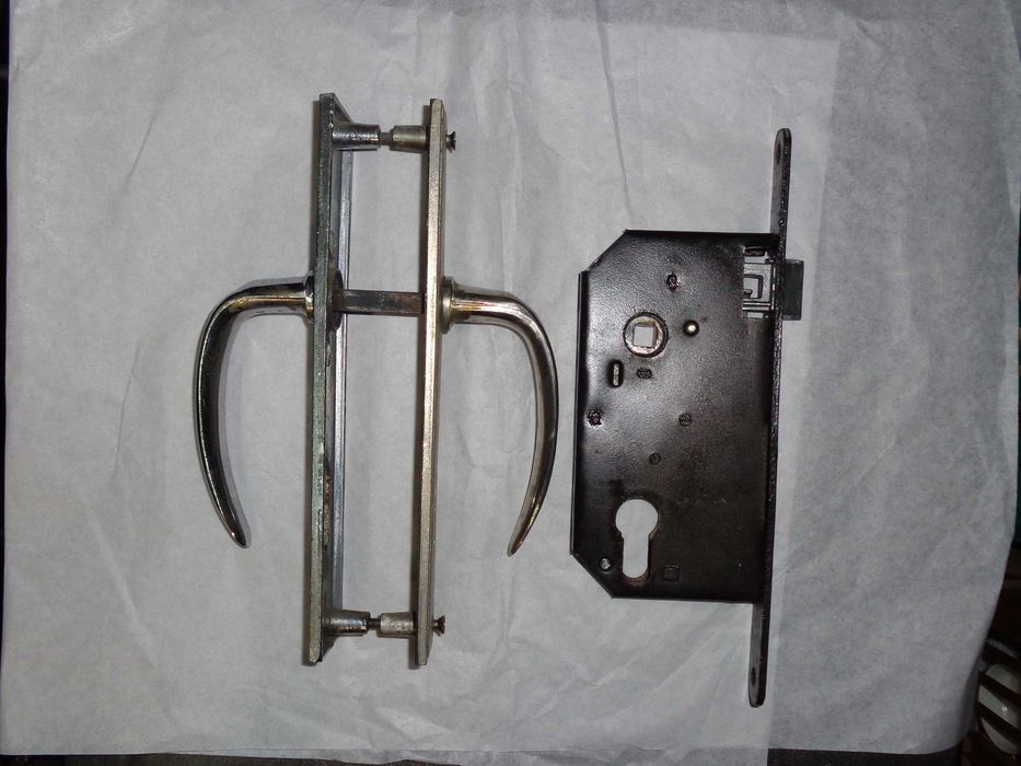 Секретни дръжки и брави, Обикновенни дръжки и брави, wc