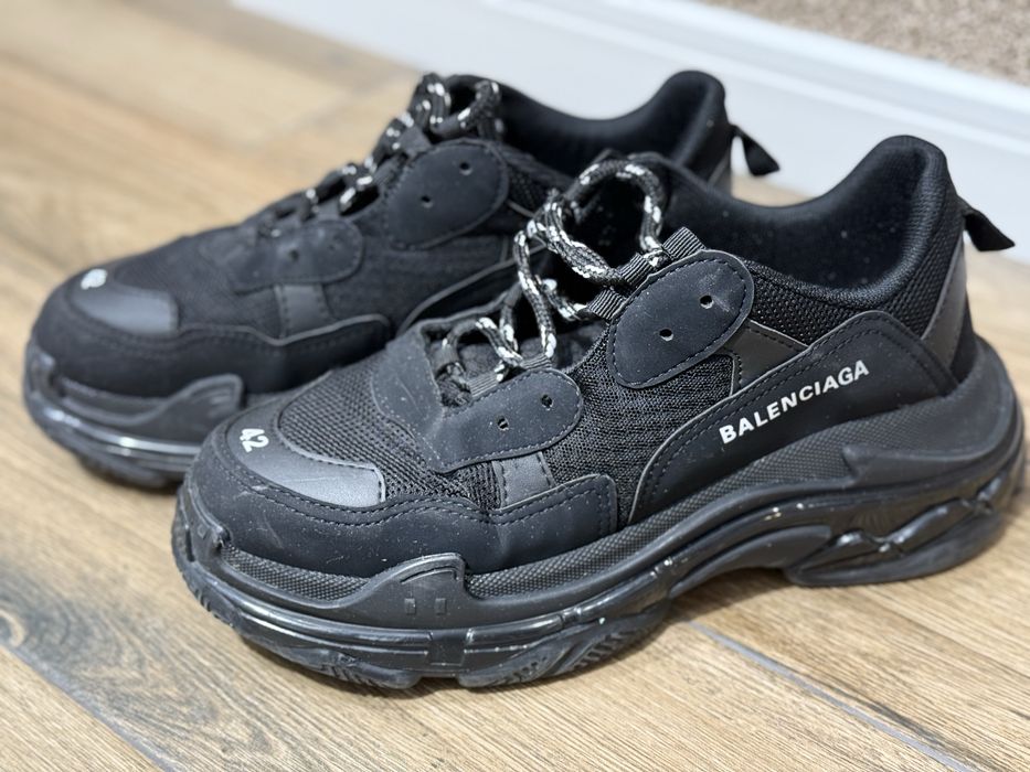 Balenciaga Triple S (fake)