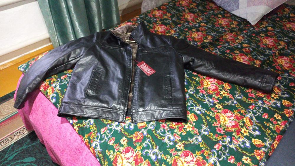 Продам куртку 52-54 размер