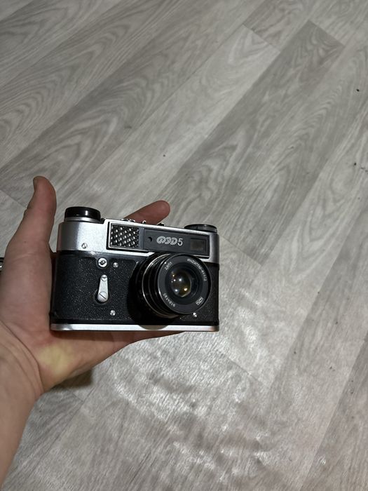два фотоаппарата ФЭД-5