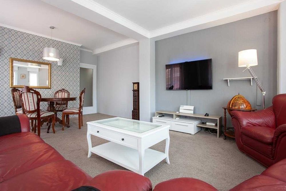 Дава се под наем Двустаен апартамент в Бургас, Възраждане - 57 кв.м за 255 € - Снимка #2