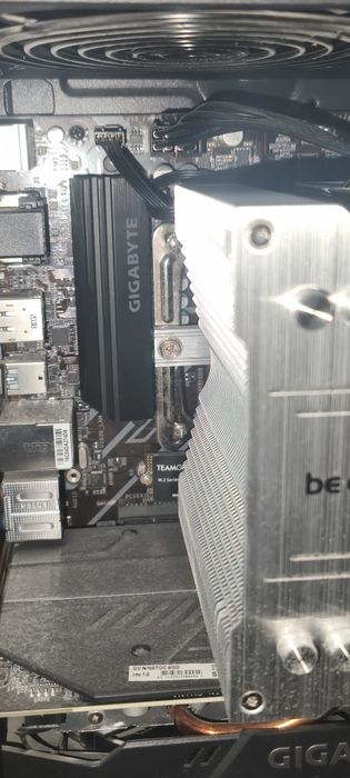 процесор i5 9600kf,дъно gb b365b и охладител pure wings 2