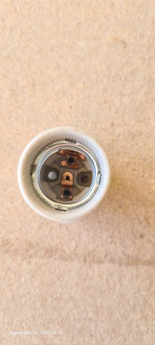 Dulie, fasung ceramic pentru bec