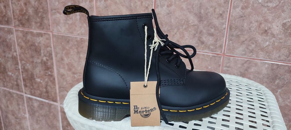 Bocanci Dr. Martens