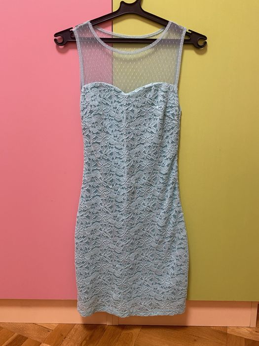 Ефирна дантелена рокля.