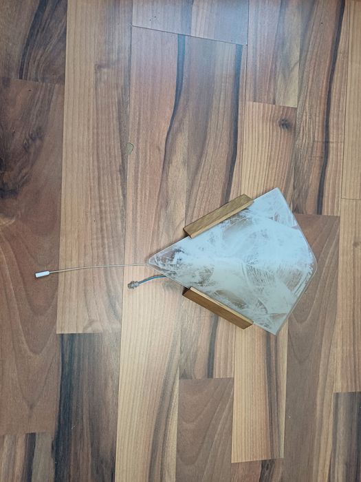 Aplica perete (întrerupător pe sfoară)