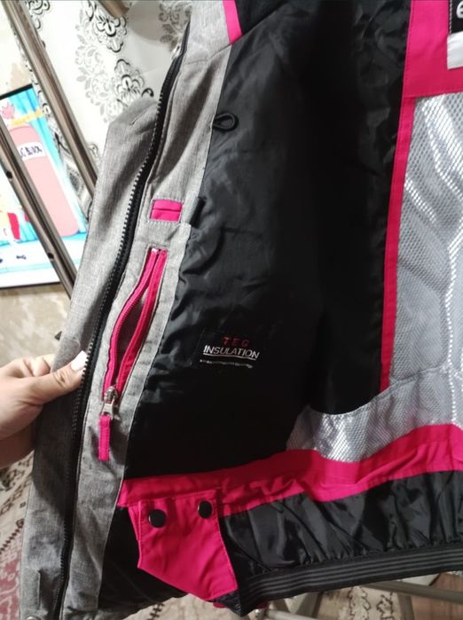 Фирменная куртка на весну