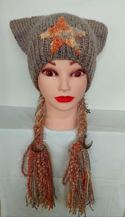 Ръчно плетена шапка