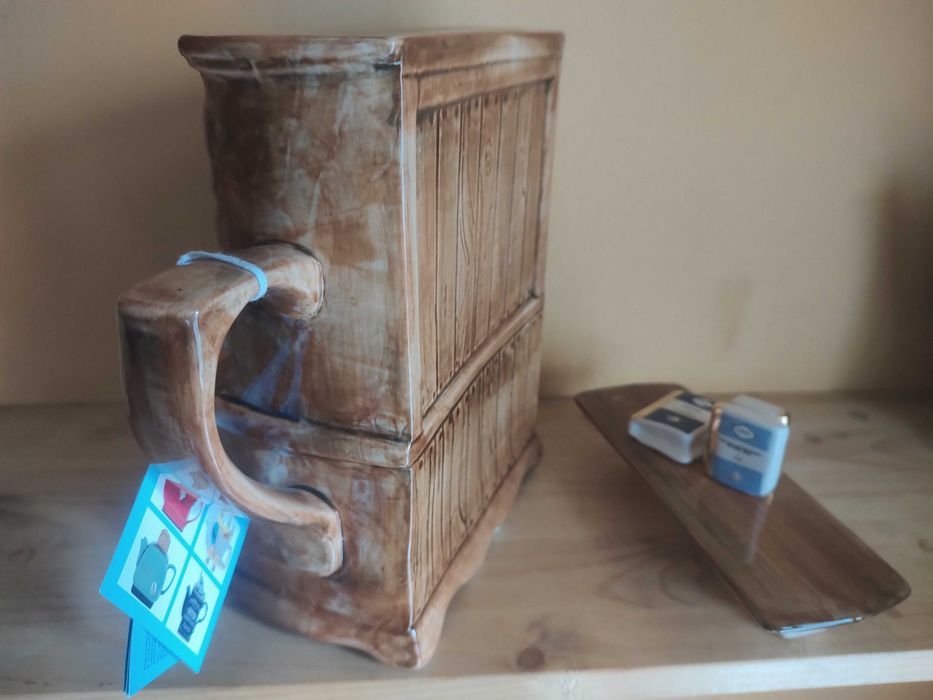 Красив ръчно изработен чайник Welsh dresser