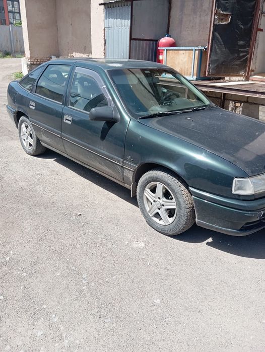 Опель Вектра А 1995 года