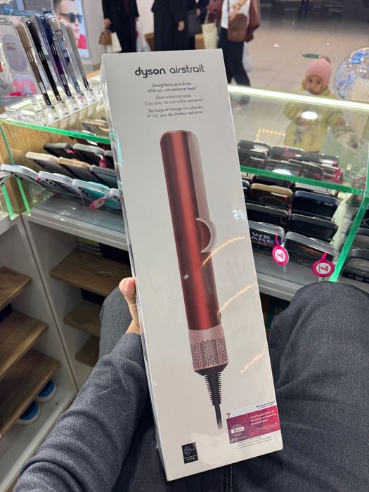 Dyson airstrait 1:1