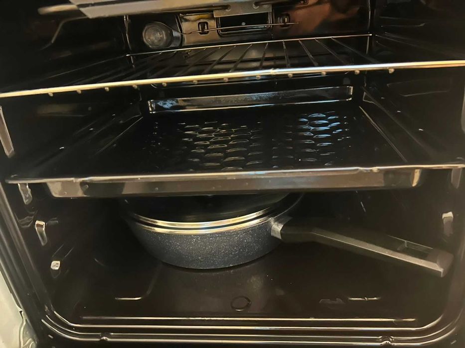 Продаю электроплиту