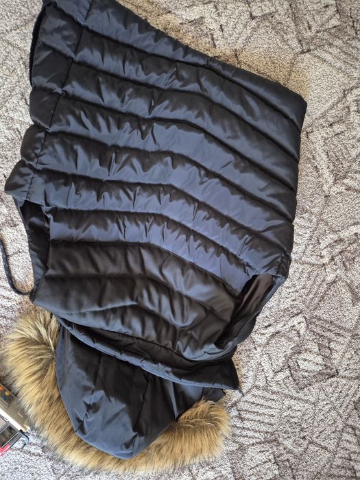 Vesta Moncler dama. Guler detașabil