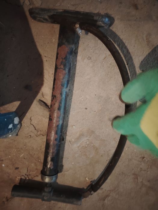 Старый Насос ручной