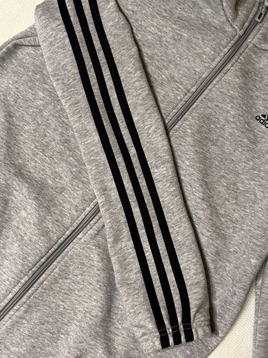 Детски спортен комплект Adidas, размер 13-14 г.