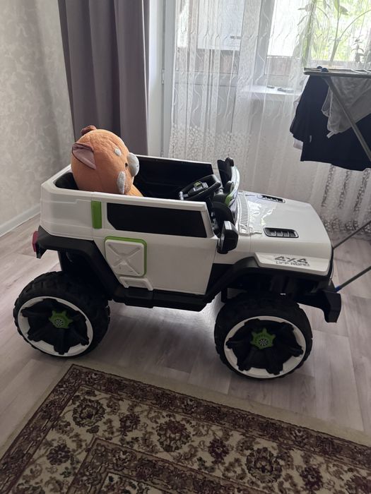 Детский электромобиль
