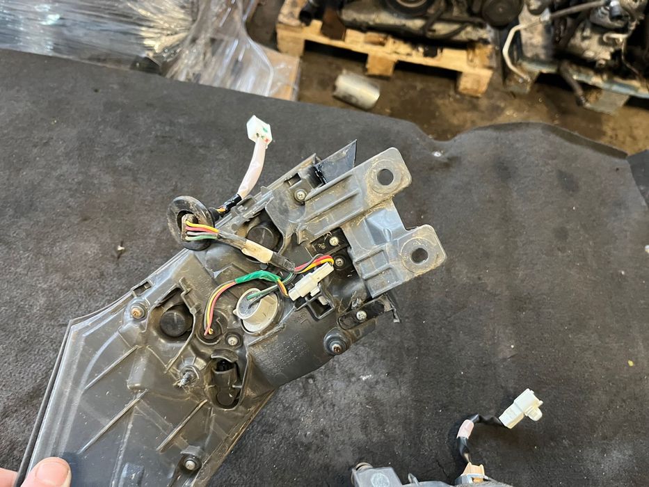 Lexus CT200H Батерия броня фарове  стопове