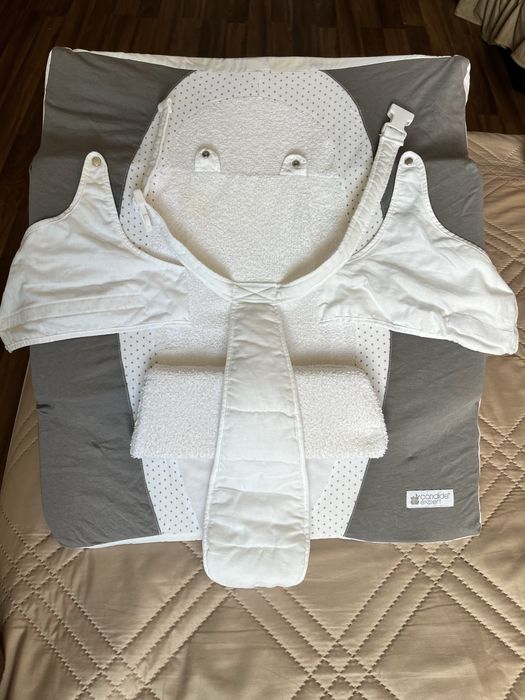 Антирефлуксна възглавница с 30° наклон за бебе