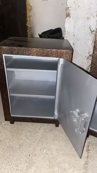 Сейф новый сатылады