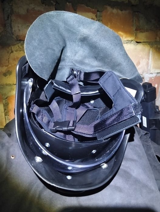 В наличии 2 каски новых