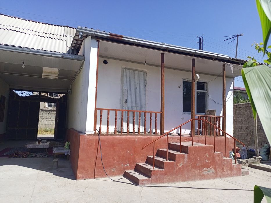 Ҳовли сотилади 6 сотих тўғри тўрт бурчак 5 та хона ремонти ўрта кириб