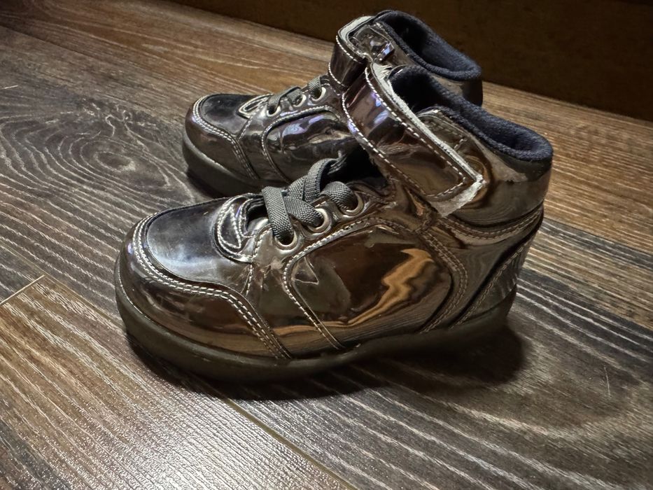 Детски пантофи, боти и кецове