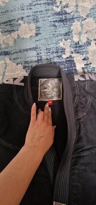 Продам кимоно для джиоджитсу