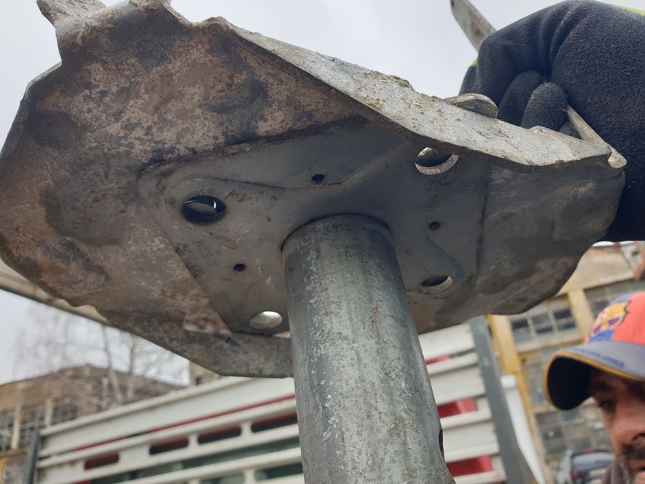 Поцинкована вилица за трегери Н20 доки