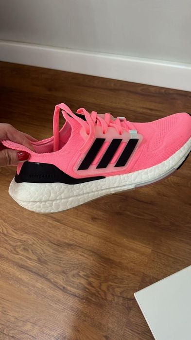 Кроссовки от адидас