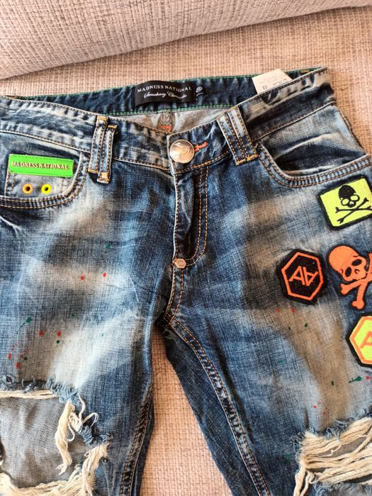 Продам брюки на девушку джинсы и джинсовые шерты