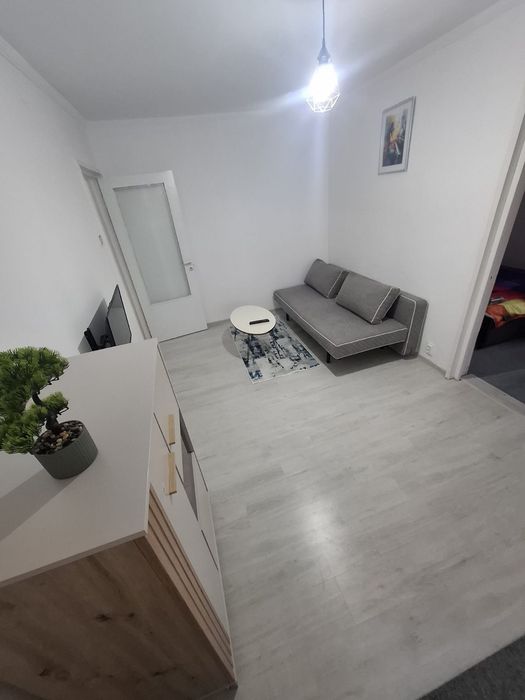 Inchiriez apartament 2 camere — fotografia 1