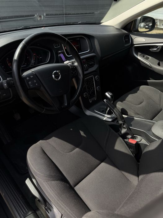 Volvo V40 D2 2018 EURO 6b LED 2.0 diesel