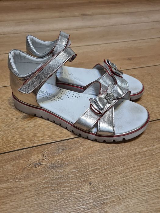 Босоножки для девочки