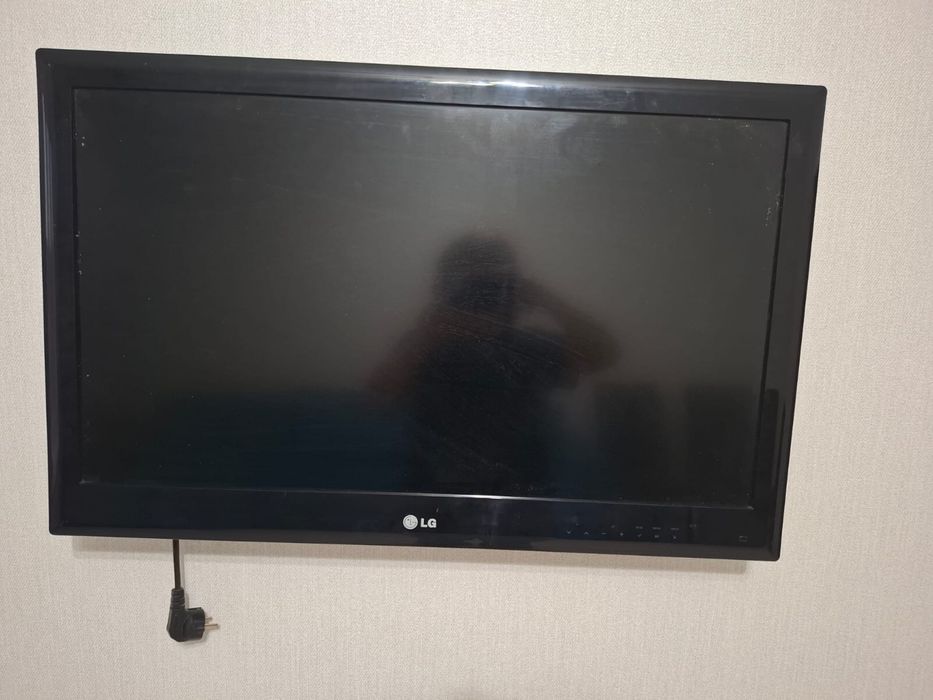 Телевизор lg за 15.000 тенге