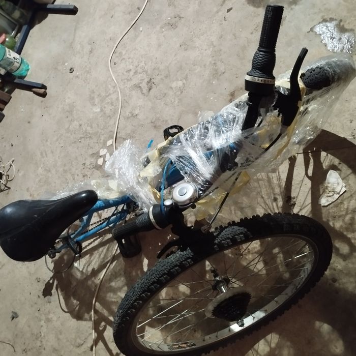 Bicicletă, cauciucuri de 24