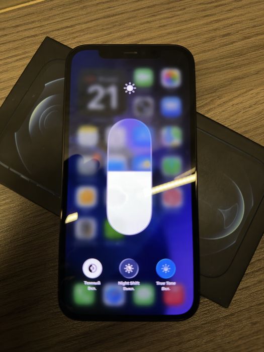 Продам Айфон 12 про 256 гб