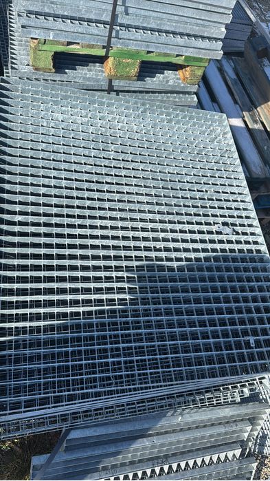 Vand trepte/gretare zincate la cel mai bun pret livram in toata tara