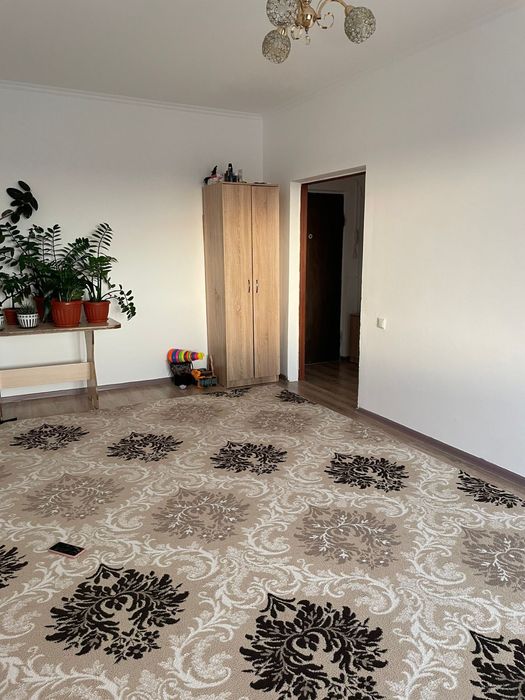 ковер бу  2 штуки