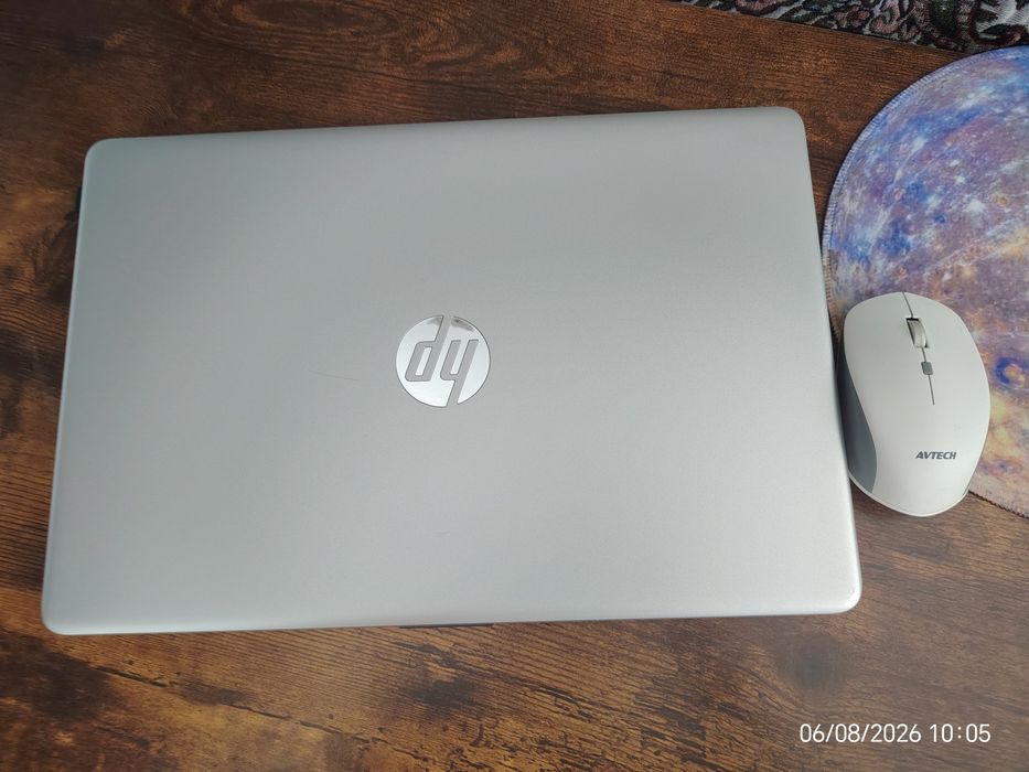 Noutbuk HP Intel Core 5 holati ideal zaryadkasi anchaga yetadi