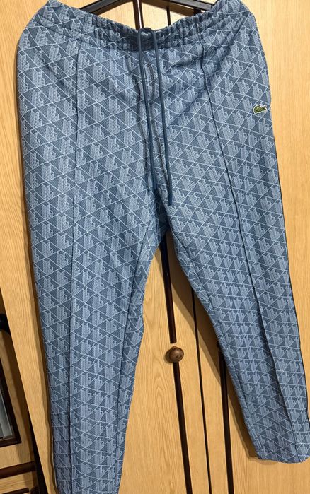 Чисто нови дрехи lacoste