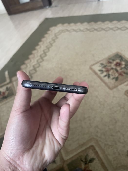 Продам айфон 11