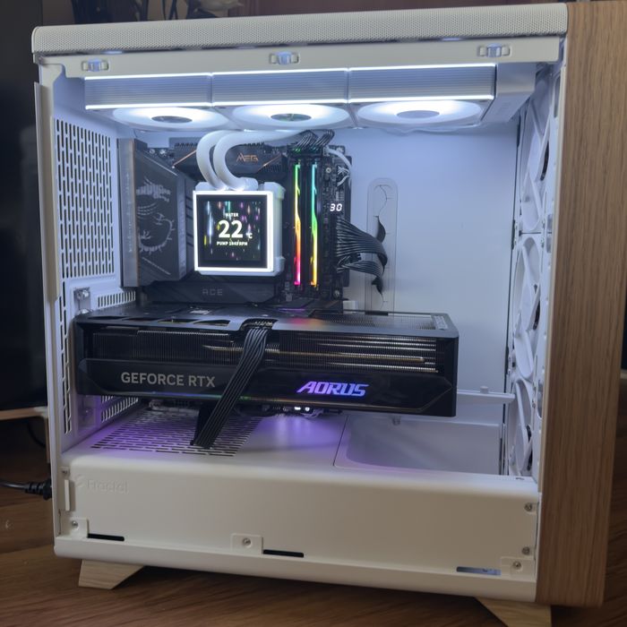 Мощен компютър/ Ultra 9 285K/Водно/64GB/RTX 5080/4TB SSD