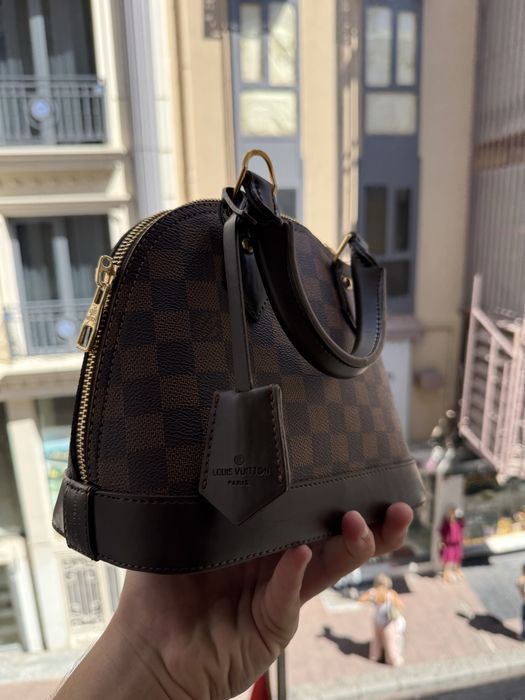 Geanta Louis Vuitton Alma