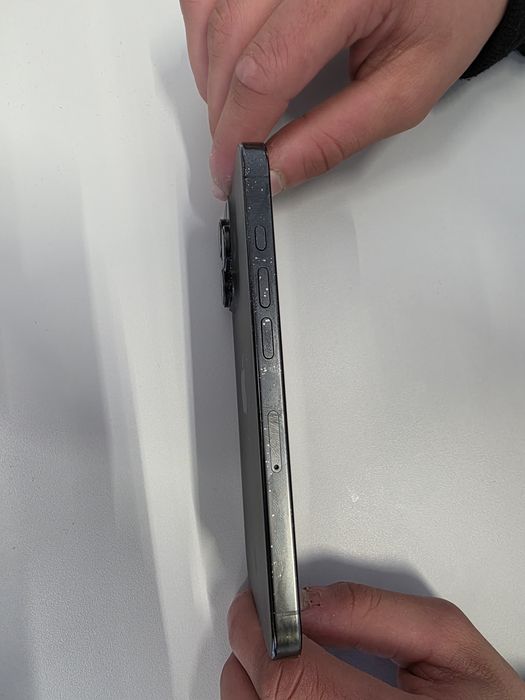 Vand iphone 16 pro titanium black