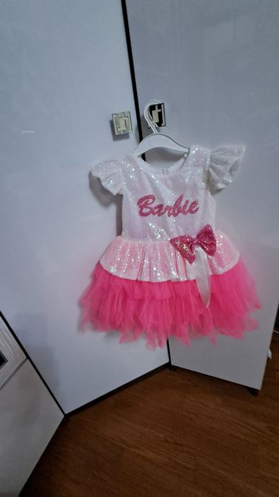 Платья для девочек 108-110размер 3-4года