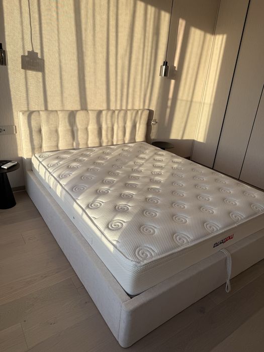 НОВО Тапицирано легло за матрак 160/200 см.