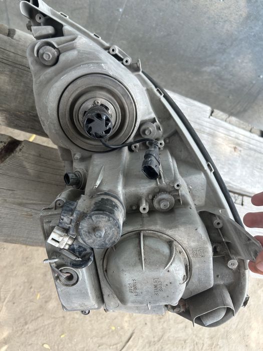 Продам фары оригинальные