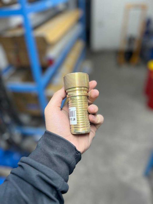 Металлический фитинг внешний резьбой для шлангов Д-35 ХВОСТ